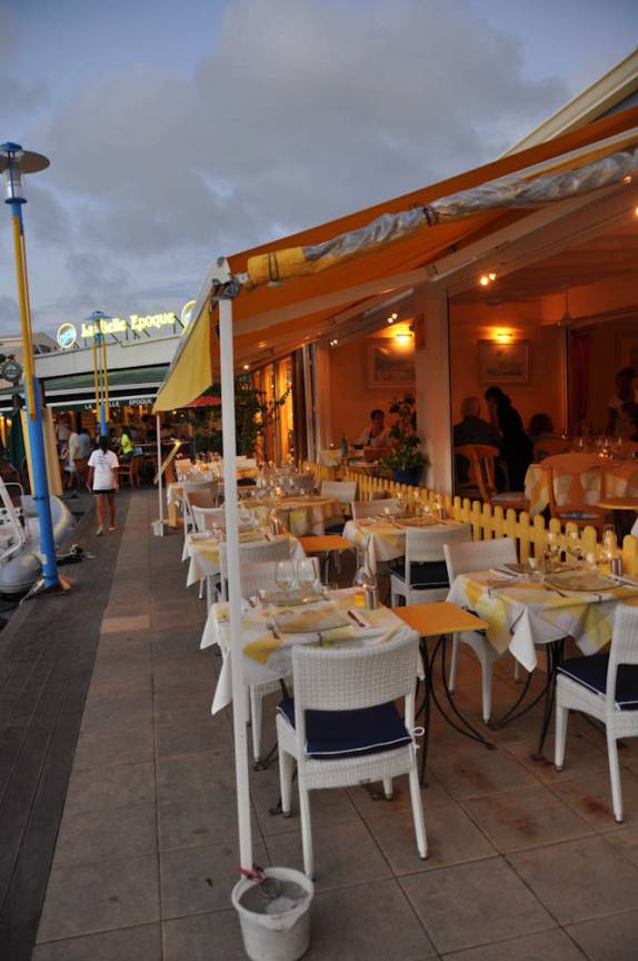 Restaurantes na Marina Royale, em Marigot - St Martin, no Caribe